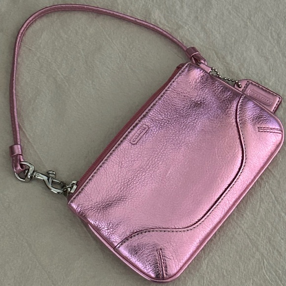 COACH SoHo Metallic Pink Leather Wristlet - Picture 4 of 6